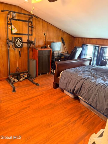 18 Lawnwood Avenue, Schenectady, NY 12304