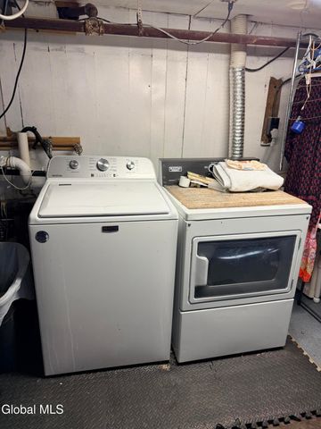 18 Lawnwood Avenue, Schenectady, NY 12304