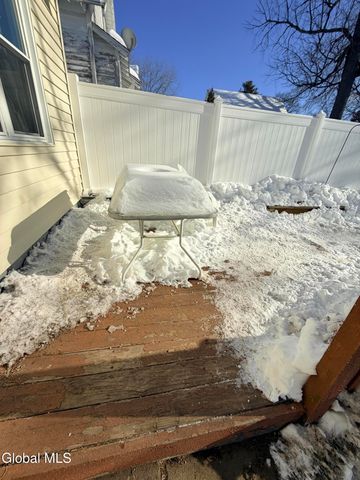 18 Lawnwood Avenue, Schenectady, NY 12304