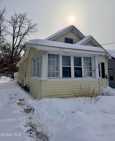 18 Lawnwood Avenue, Schenectady, NY 12304