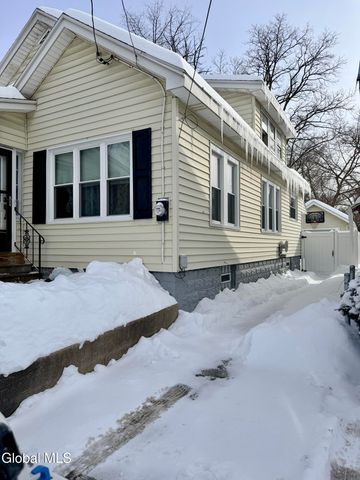 18 Lawnwood Avenue, Schenectady, NY 12304