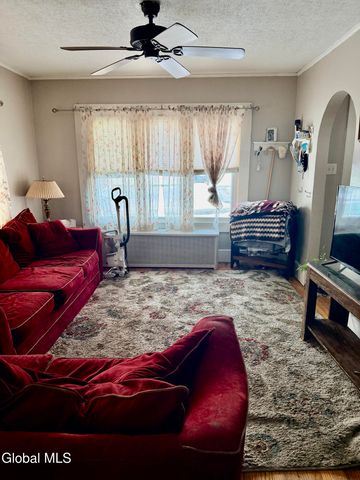 18 Lawnwood Avenue, Schenectady, NY 12304