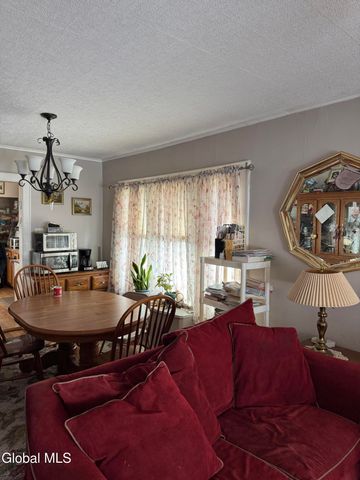 18 Lawnwood Avenue, Schenectady, NY 12304