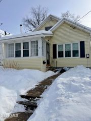 18 Lawnwood Avenue, Schenectady, NY 12304