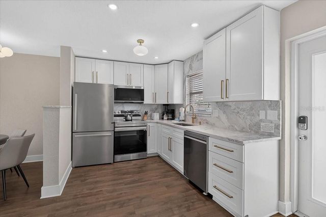 5830 MIDNIGHT PASS ROAD 43, Sarasota, FL 34242