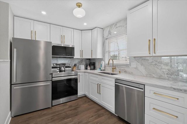 5830 MIDNIGHT PASS ROAD 43, Sarasota, FL 34242
