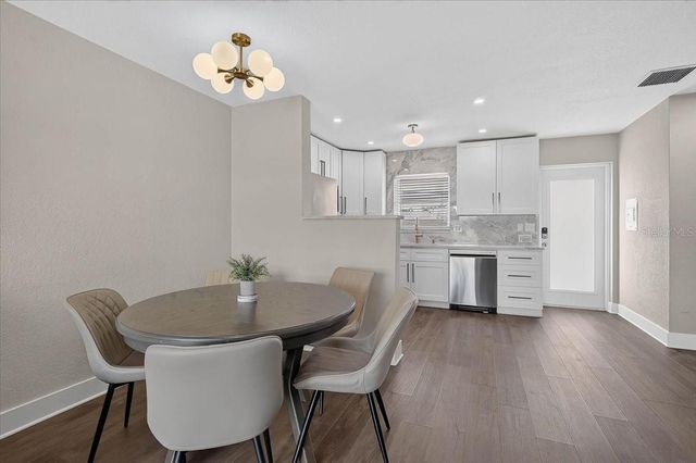 5830 MIDNIGHT PASS ROAD 43, Sarasota, FL 34242