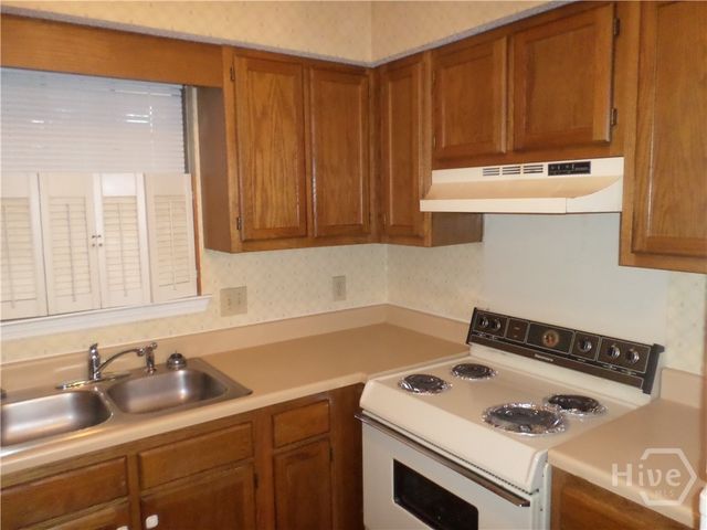 29 Colony Park Drive, Savannah, GA 31406