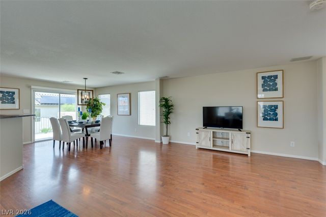 304 Windsor Ridge Avenue, Las Vegas, NV 89183