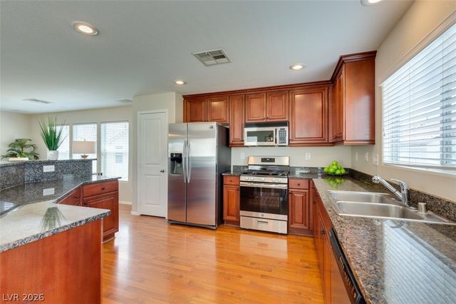 304 Windsor Ridge Avenue, Las Vegas, NV 89183