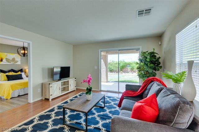 304 Windsor Ridge Avenue, Las Vegas, NV 89183