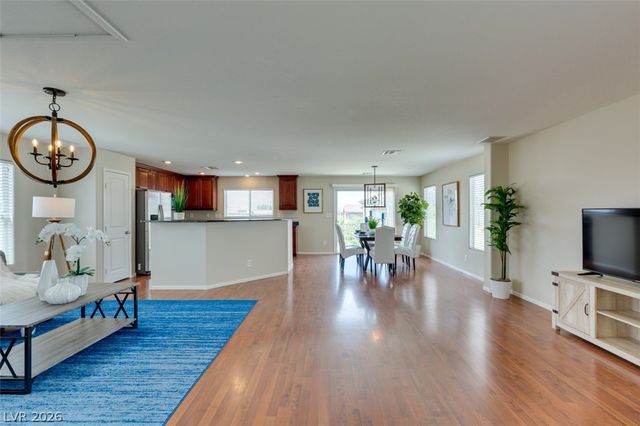 304 Windsor Ridge Avenue, Las Vegas, NV 89183