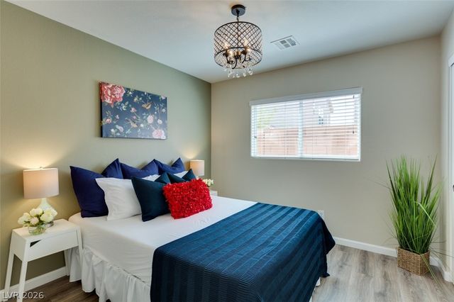 304 Windsor Ridge Avenue, Las Vegas, NV 89183