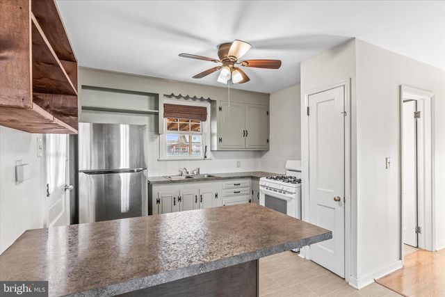 317 GREYSTONE RD, York, PA 17402