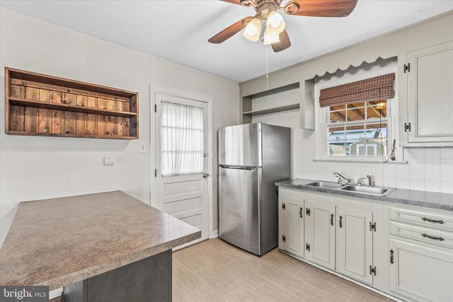 317 GREYSTONE RD, York, PA 17402