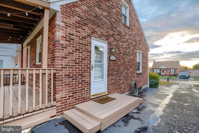 317 GREYSTONE RD, York, PA 17402