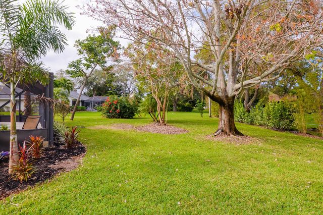 2411 NE Pinecrest Lakes Boulevard, Jensen Beach, FL 34957