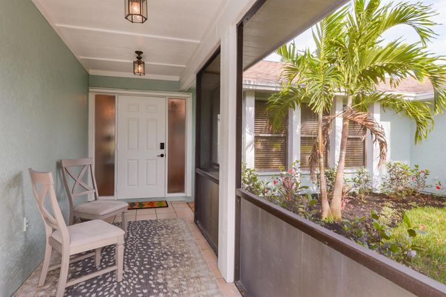 2411 NE Pinecrest Lakes Boulevard, Jensen Beach, FL 34957