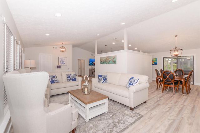 2411 NE Pinecrest Lakes Boulevard, Jensen Beach, FL 34957