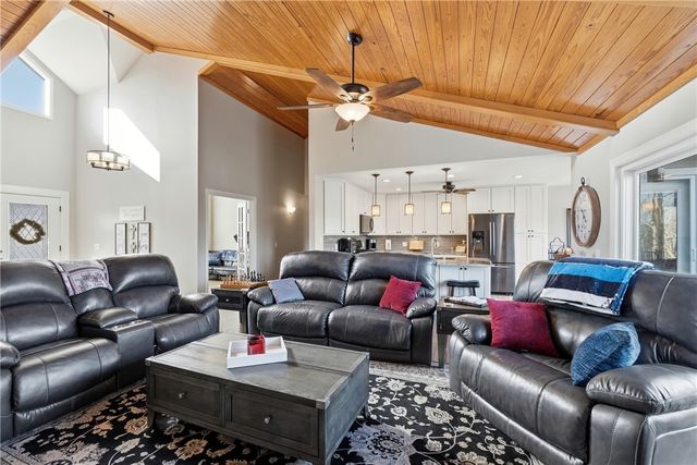 2 Fairway Drive, Holiday Island, AR 72631