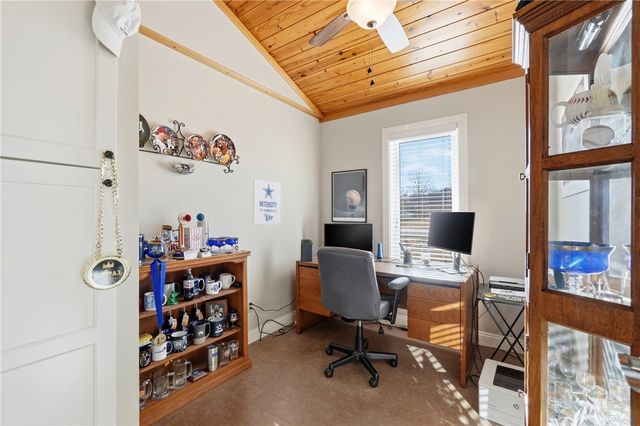 2 Fairway Drive, Holiday Island, AR 72631