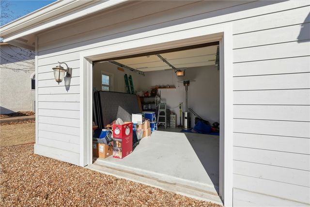 2 Fairway Drive, Holiday Island, AR 72631