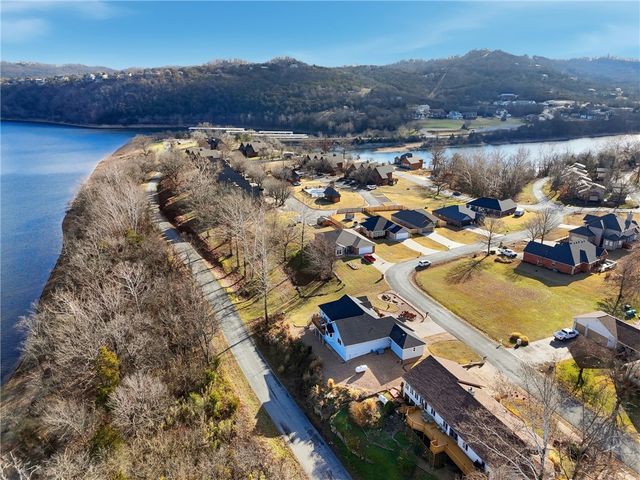 2 Fairway Drive, Holiday Island, AR 72631