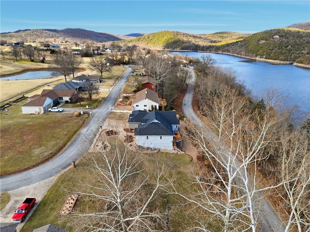 2 Fairway Drive, Holiday Island, AR 72631