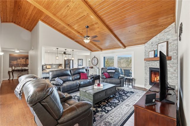 2 Fairway Drive, Holiday Island, AR 72631