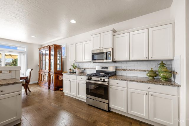 16 N Caracaras Way, Eagle, ID 83616