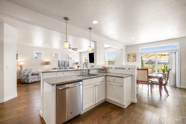 16 N Caracaras Way, Eagle, ID 83616