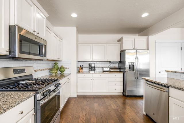 16 N Caracaras Way, Eagle, ID 83616