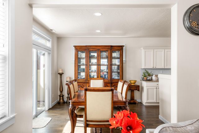 16 N Caracaras Way, Eagle, ID 83616