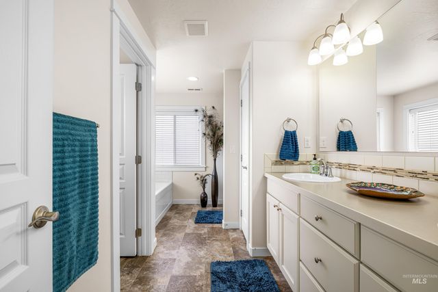 16 N Caracaras Way, Eagle, ID 83616