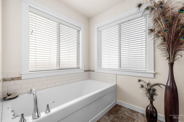 16 N Caracaras Way, Eagle, ID 83616