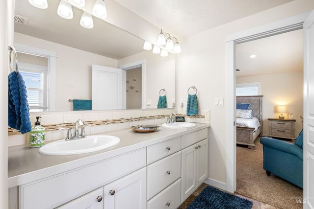 16 N Caracaras Way, Eagle, ID 83616