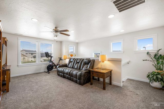 16 N Caracaras Way, Eagle, ID 83616