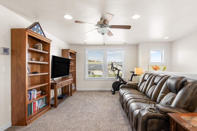 16 N Caracaras Way, Eagle, ID 83616