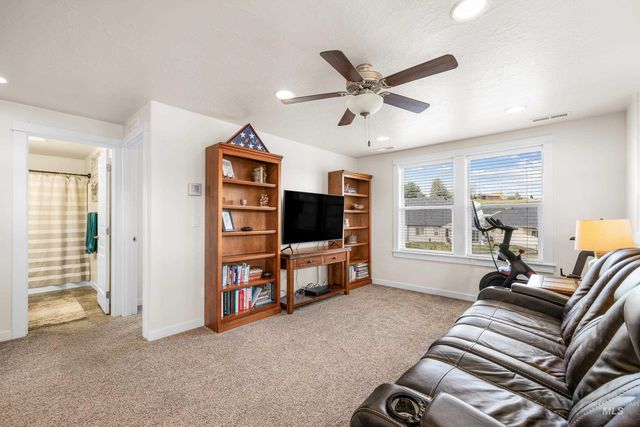 16 N Caracaras Way, Eagle, ID 83616