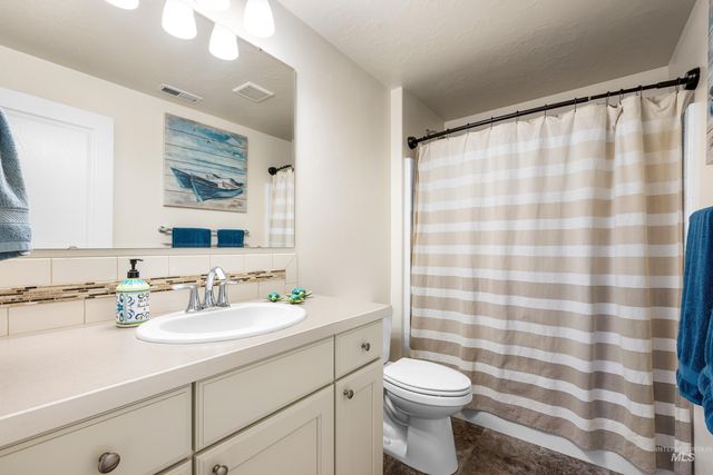 16 N Caracaras Way, Eagle, ID 83616