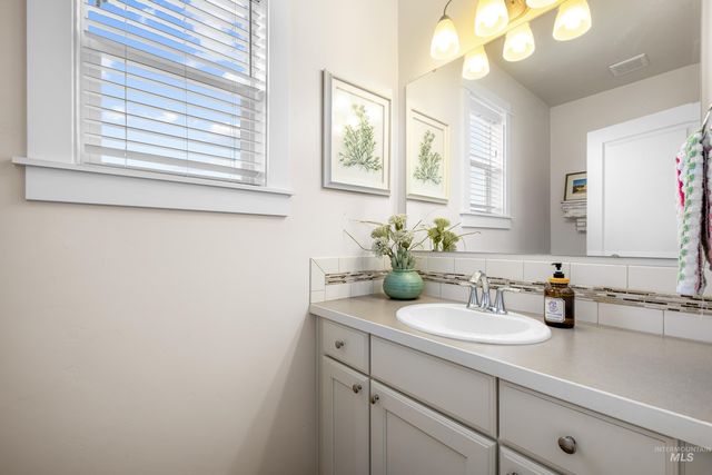 16 N Caracaras Way, Eagle, ID 83616