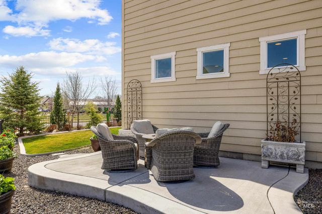 16 N Caracaras Way, Eagle, ID 83616