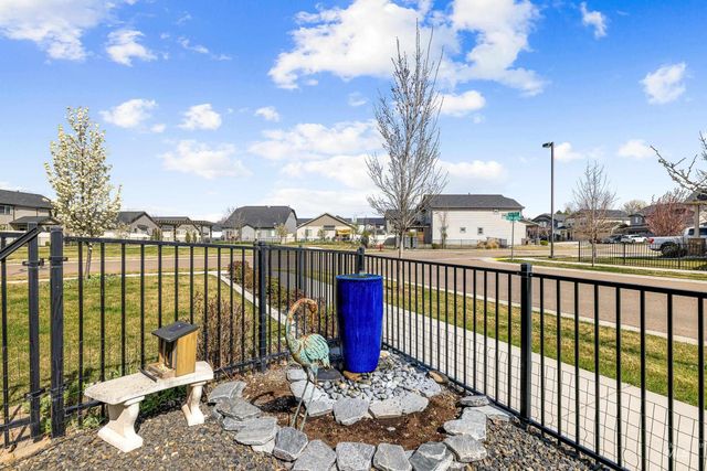 16 N Caracaras Way, Eagle, ID 83616