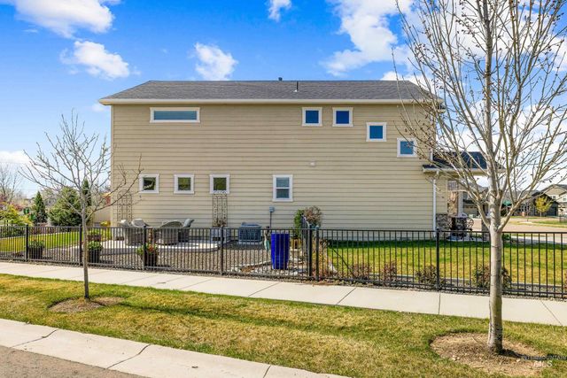 16 N Caracaras Way, Eagle, ID 83616