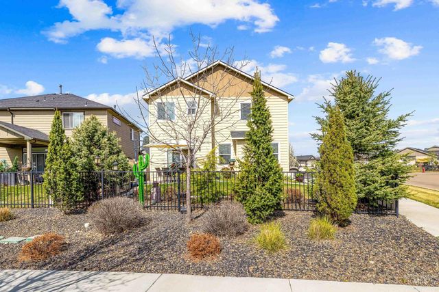 16 N Caracaras Way, Eagle, ID 83616