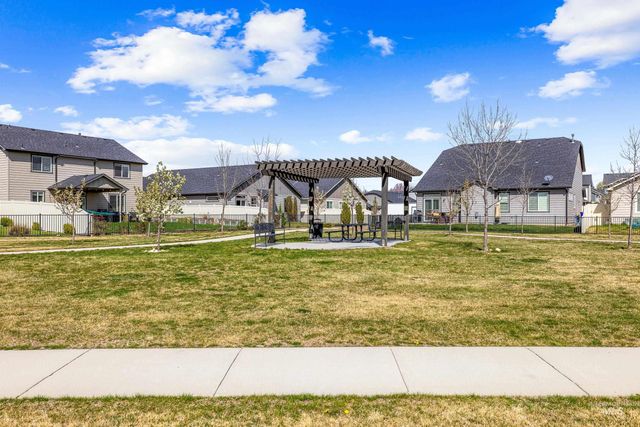 16 N Caracaras Way, Eagle, ID 83616