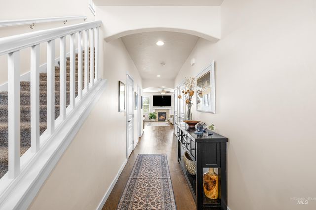 16 N Caracaras Way, Eagle, ID 83616