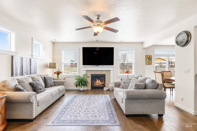 16 N Caracaras Way, Eagle, ID 83616