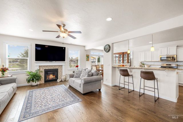 16 N Caracaras Way, Eagle, ID 83616