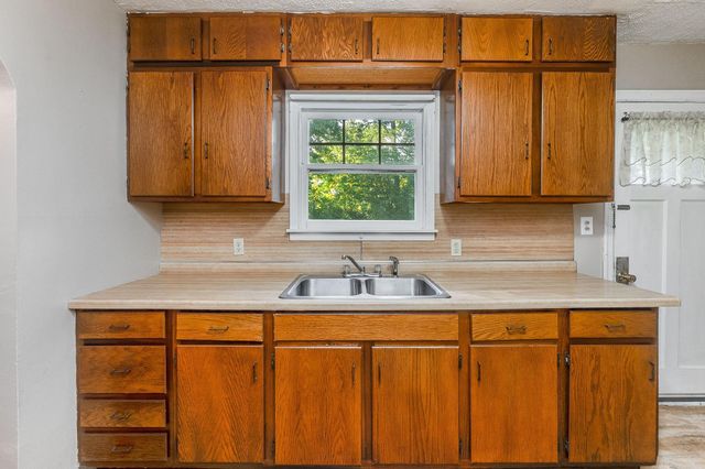 1365 Oak Beach Drive, Fairmont, MN 56031